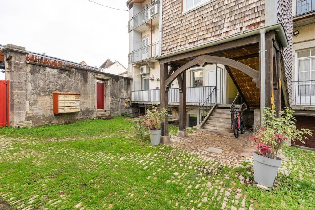 Superbe Appartement Avec Parking Gratuit Lons-le-Saunier Exterior photo