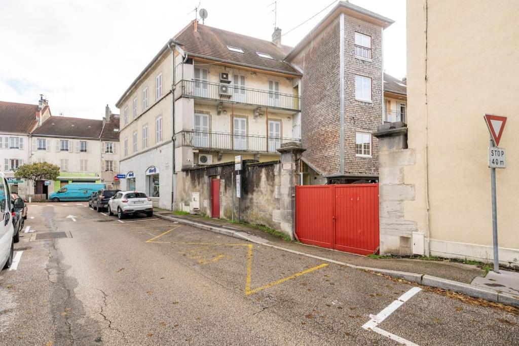 Superbe Appartement Avec Parking Gratuit Lons-le-Saunier Exterior photo