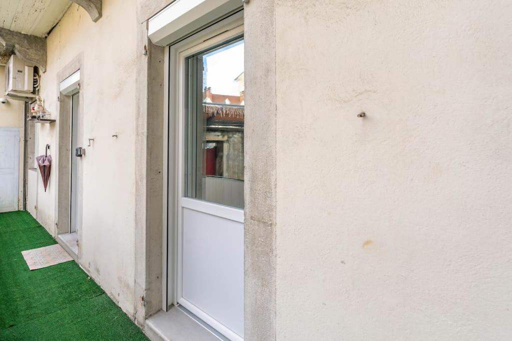 Superbe Appartement Avec Parking Gratuit Lons-le-Saunier Exterior photo